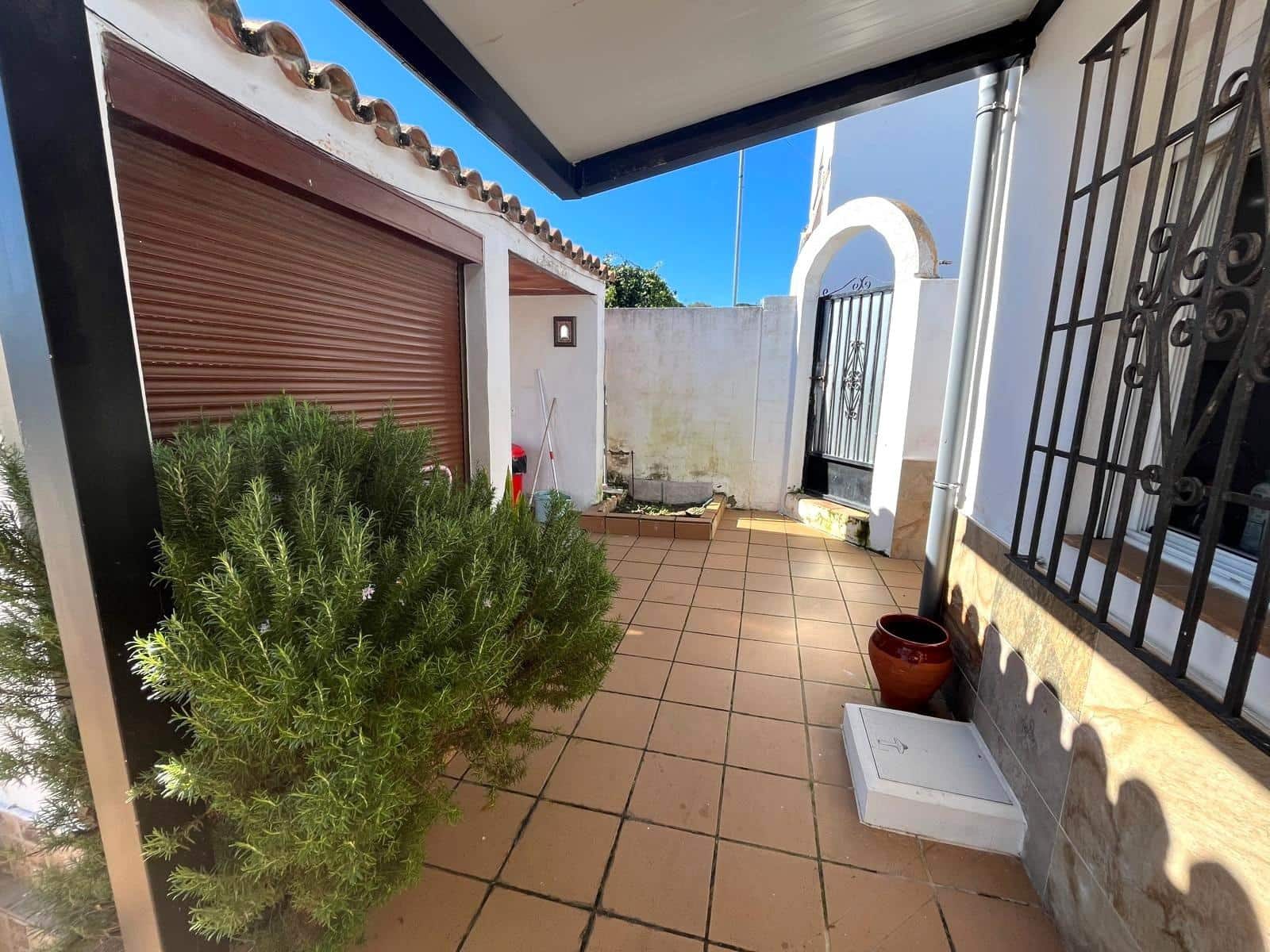 3 soveværelse Finca/Landehus til salg i Barbate med swimmingpool - € 325.000 (Ref: 9608002)