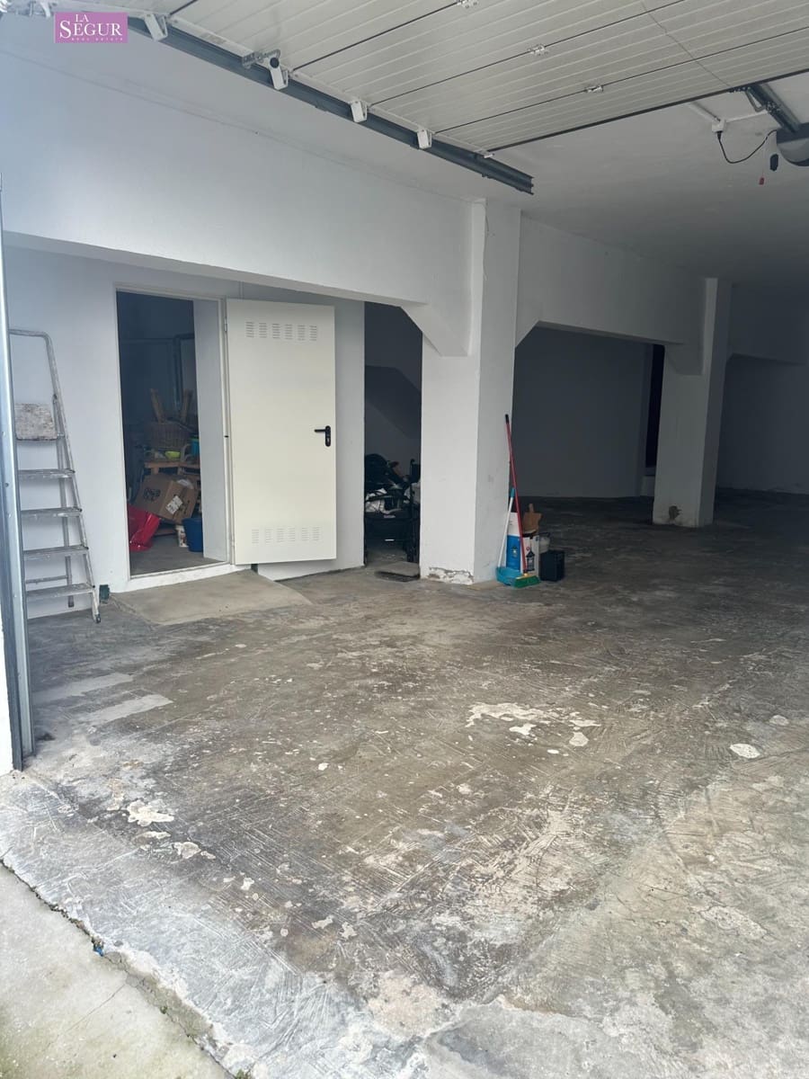 Garage til salg i Conil de la Frontera - € 255.000 (Ref: 9621748)