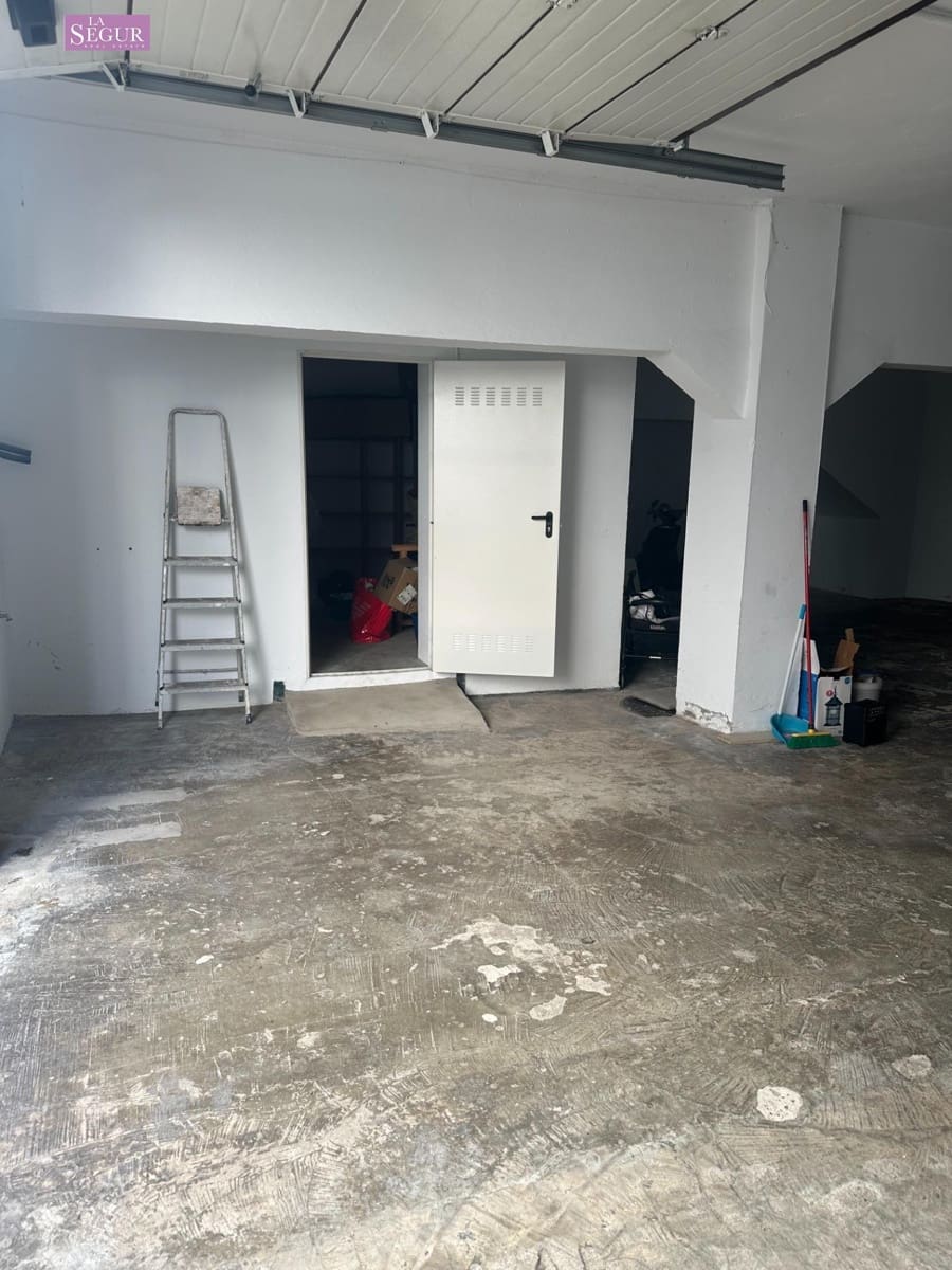 Garage til salg i Conil de la Frontera - € 255.000 (Ref: 9621748)