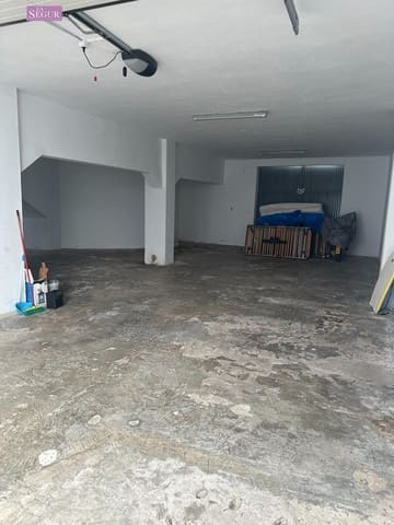 Garage til salg i Conil de la Frontera - € 255.000 (Ref: 9621748)