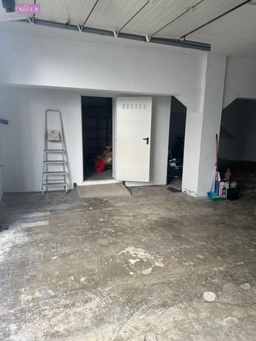 Garage til salg i Conil de la Frontera - € 255.000 (Ref: 9621748)