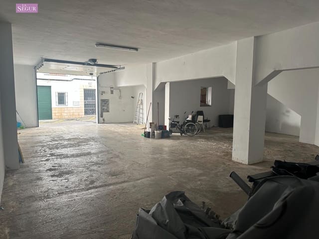 Garage til salg i Conil de la Frontera - € 255.000 (Ref: 9621748)