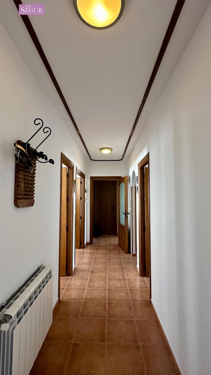 4 bedroom Villa for sale in Conil de la Frontera with pool garage - € 410,000 (Ref: 9634162)