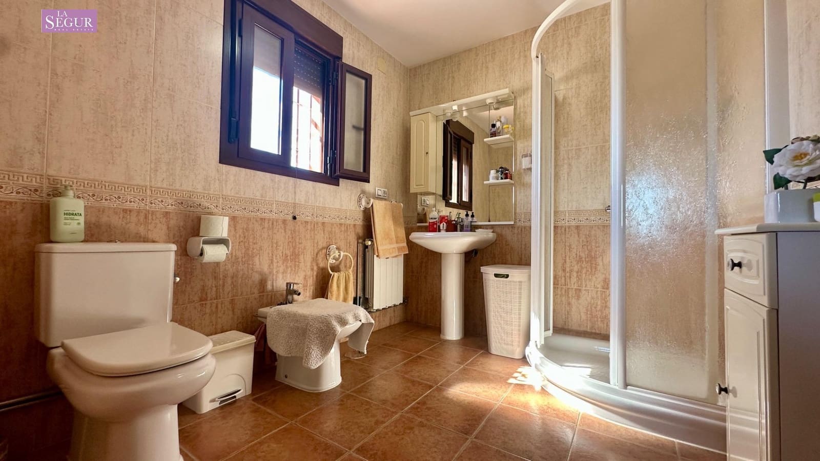 4 bedroom Villa for sale in Conil de la Frontera with pool garage - € 410,000 (Ref: 9634162)