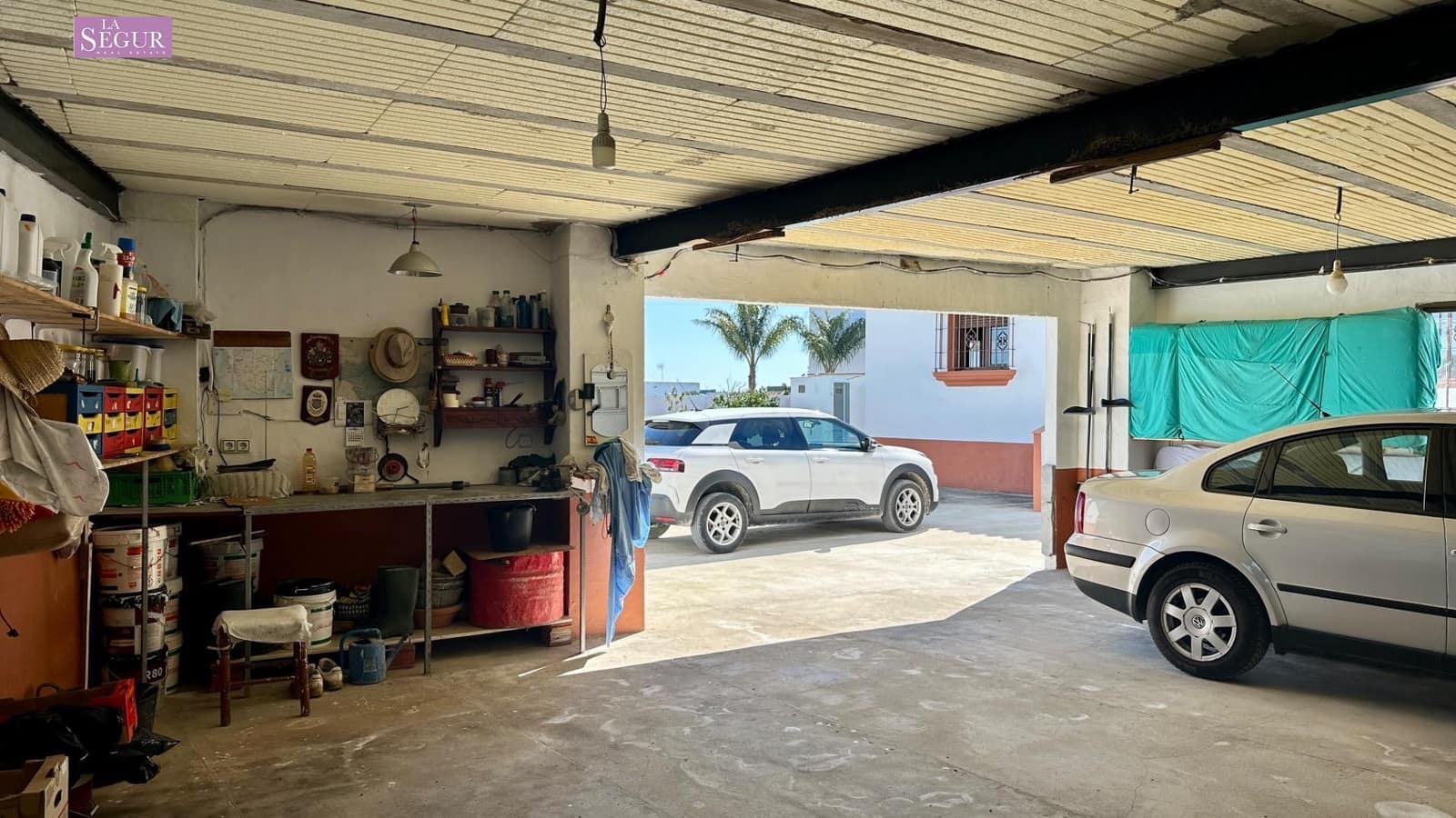 4 bedroom Villa for sale in Conil de la Frontera with pool garage - € 410,000 (Ref: 9634162)