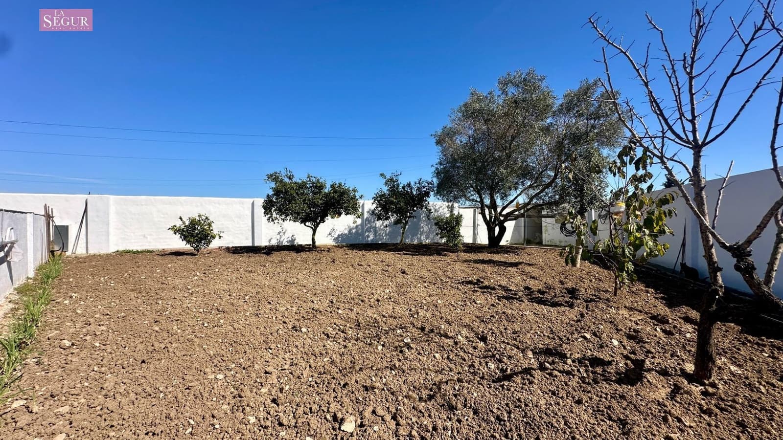 4 bedroom Villa for sale in Conil de la Frontera with pool garage - € 410,000 (Ref: 9634162)