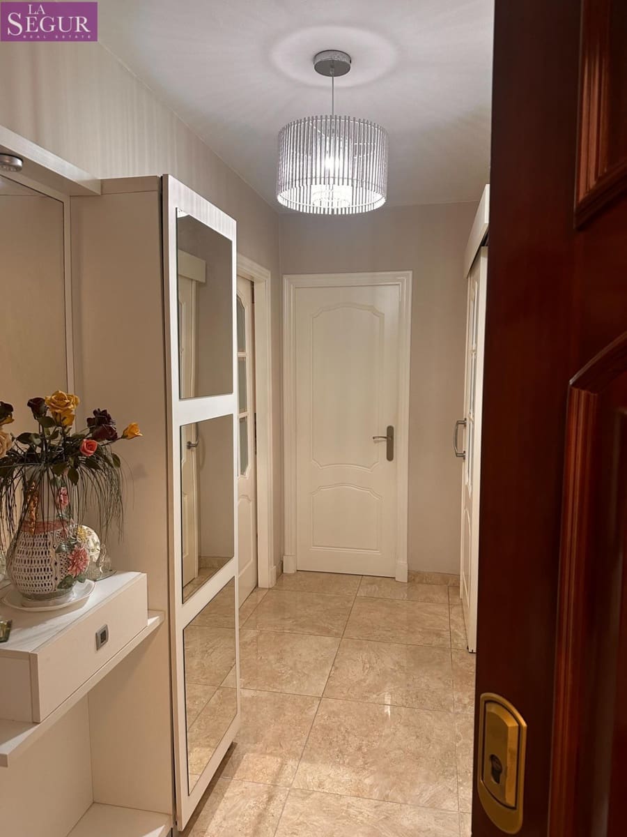 3 bedroom Flat for sale in Cadiz city - € 450,000 (Ref: 9670583)