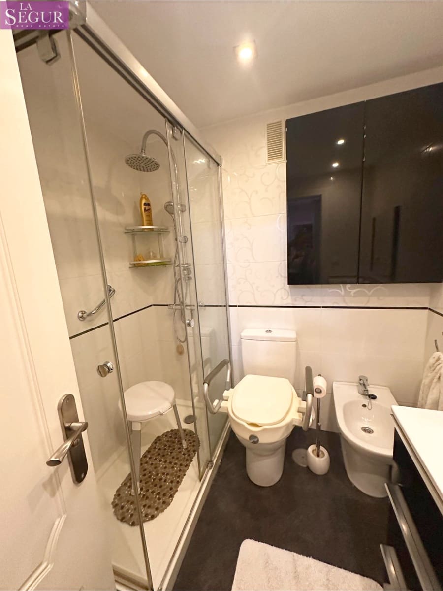 3 bedroom Flat for sale in Cadiz city - € 450,000 (Ref: 9670583)