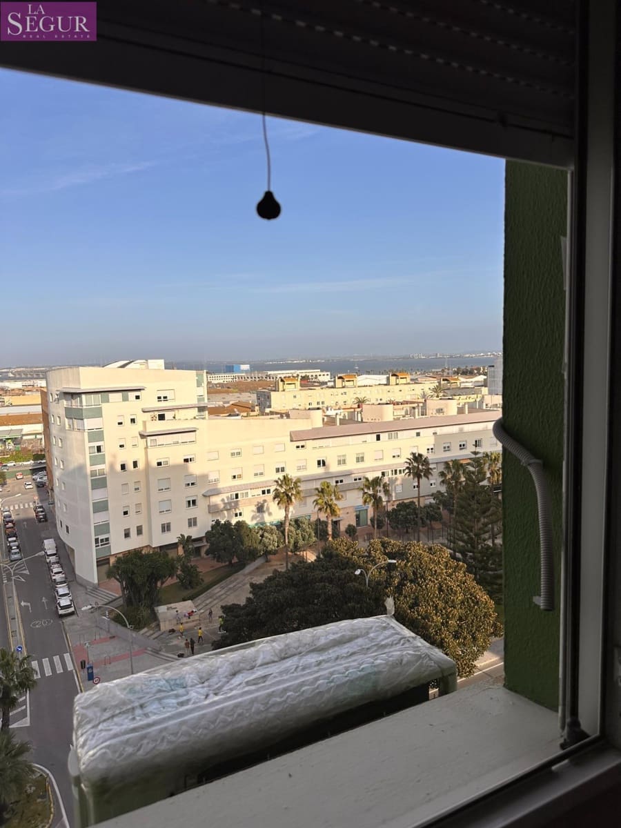 3 bedroom Flat for sale in Cadiz city - € 450,000 (Ref: 9670583)