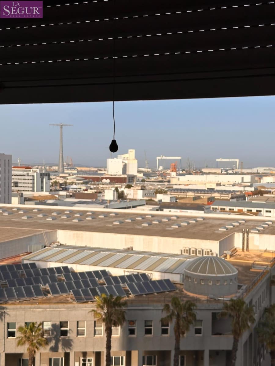 3 bedroom Flat for sale in Cadiz city - € 450,000 (Ref: 9670583)