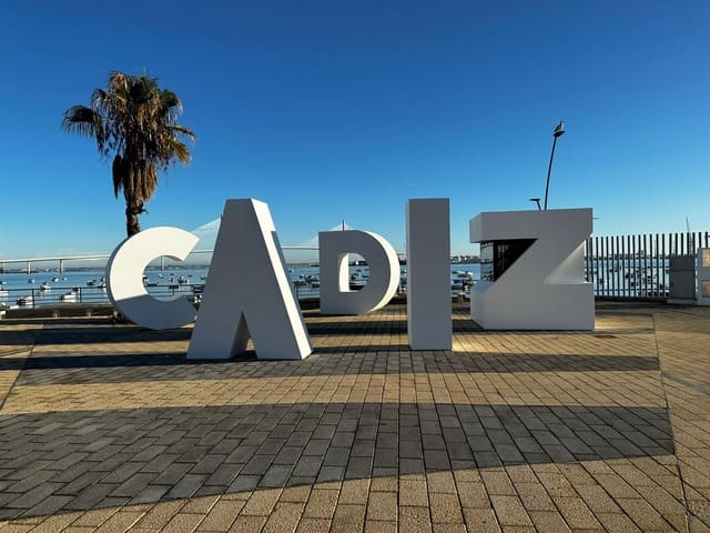 3 Zimmer Wohnung zu verkaufen in Cádiz Stadt - 399.999 € (Ref: 9670583)