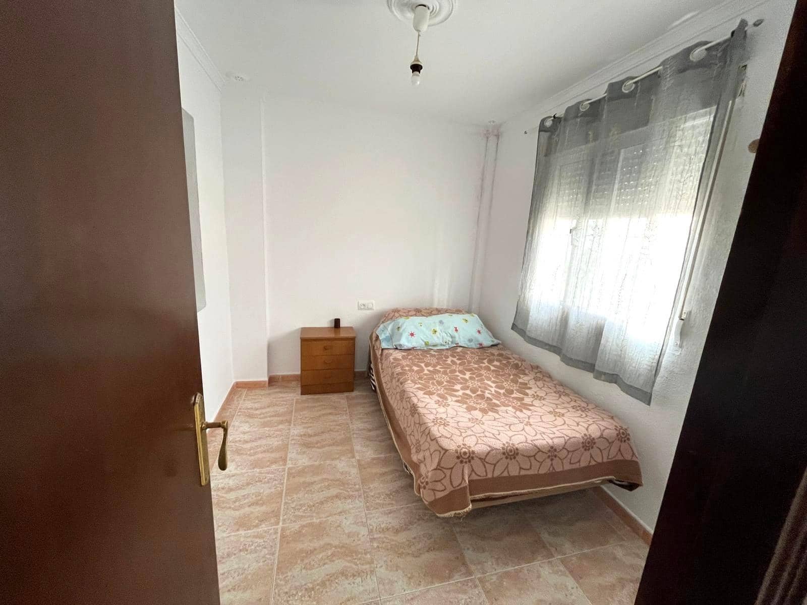 Piso de 3 habitaciones en Barbate en venta - 138.000 € (Ref: 9674145)