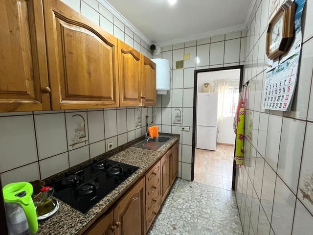 Piso de 3 habitaciones en Barbate en venta - 138.000 € (Ref: 9674145)