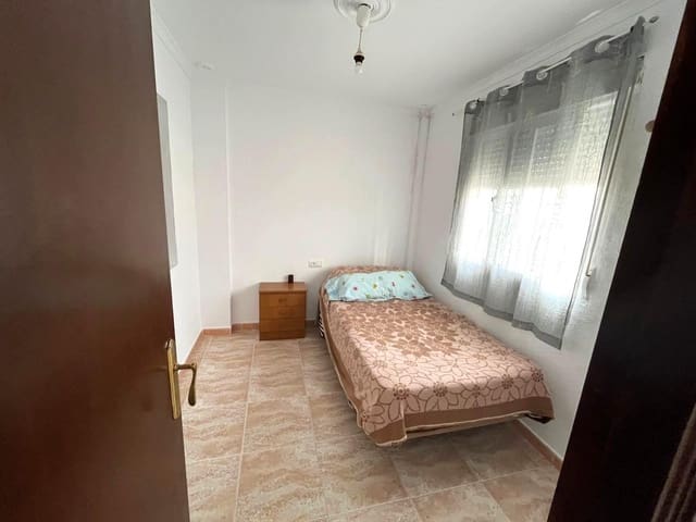 Piso de 3 habitaciones en Barbate en venta - 138.000 € (Ref: 9674145)