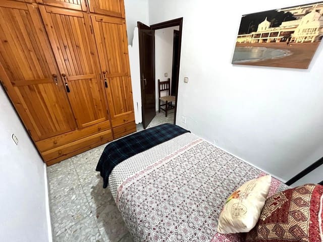 Piso de 3 habitaciones en Barbate en venta - 138.000 € (Ref: 9674145)