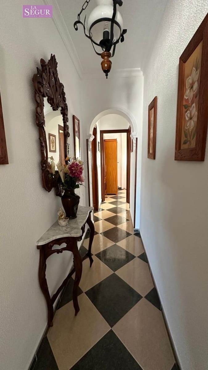 3 bedroom Flat for sale in Conil de la Frontera - € 270,000 (Ref: 9677417)