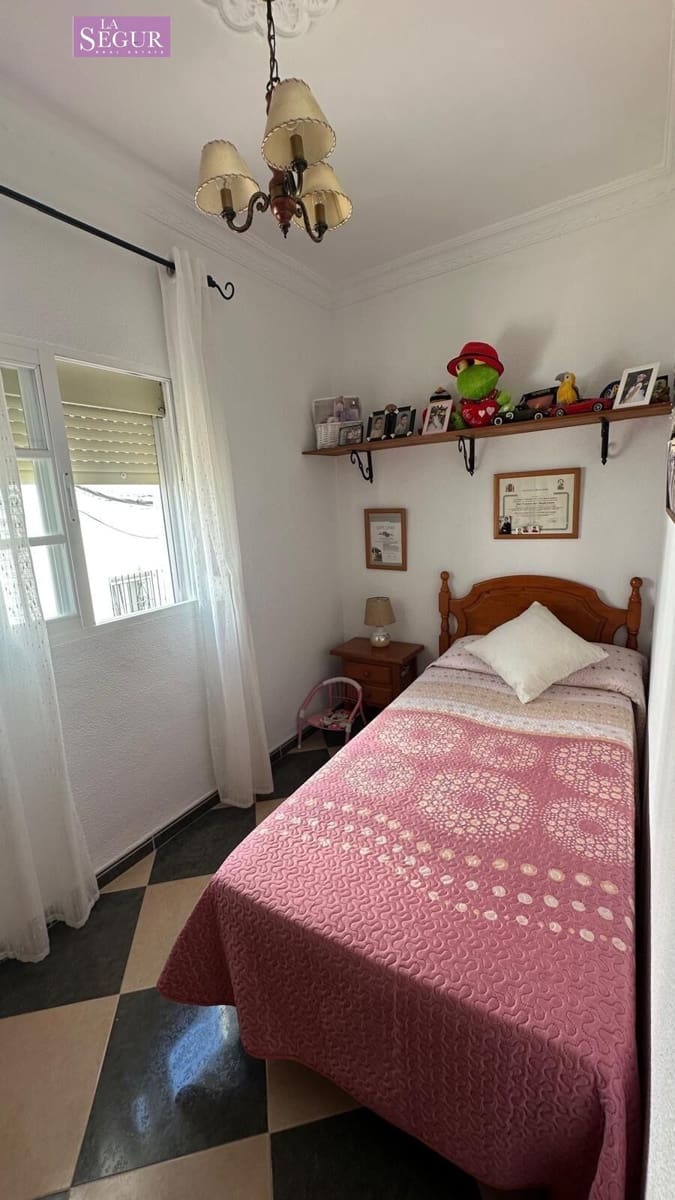 3 bedroom Flat for sale in Conil de la Frontera - € 270,000 (Ref: 9677417)