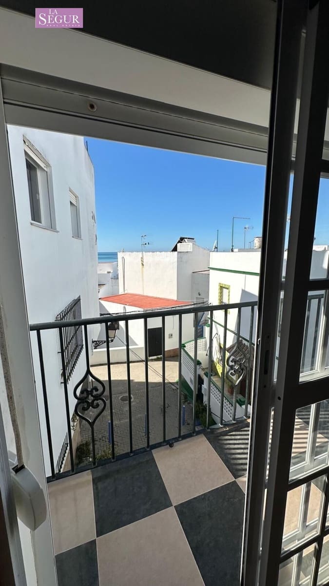 3 bedroom Flat for sale in Conil de la Frontera - € 270,000 (Ref: 9677417)