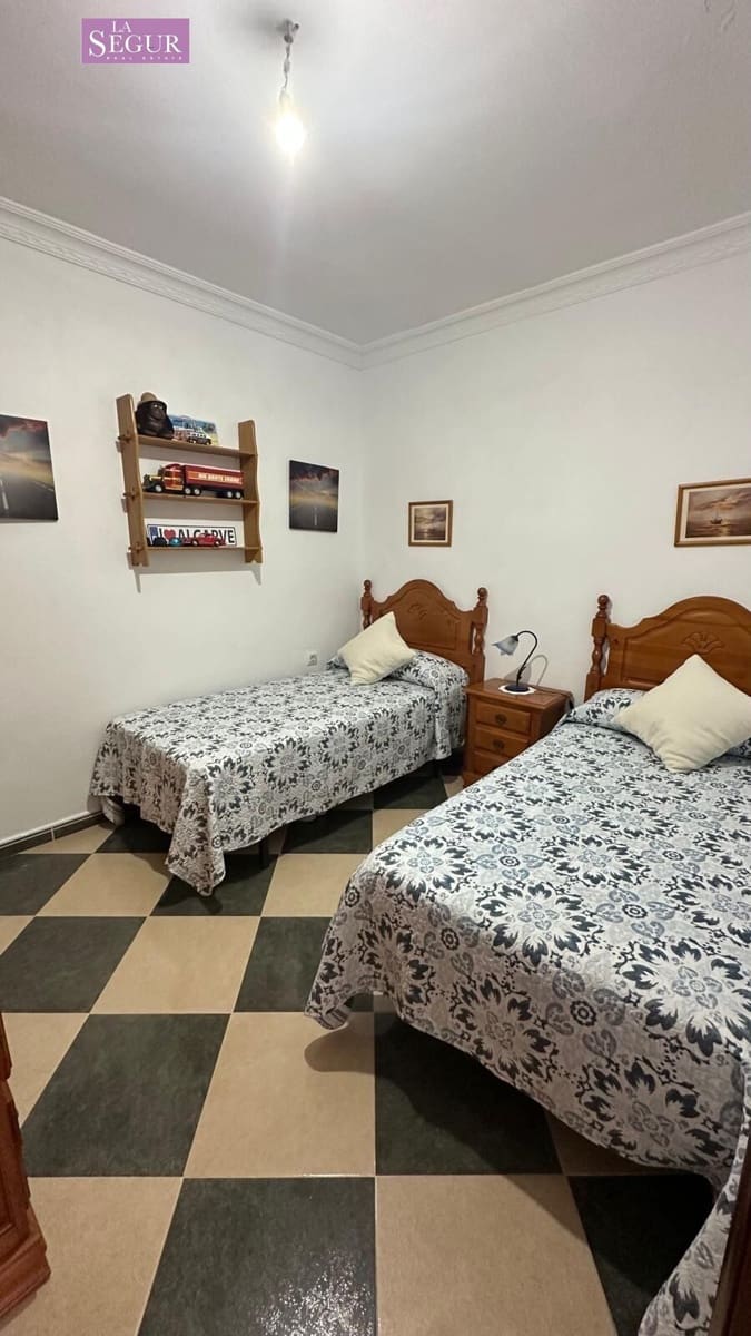 3 bedroom Flat for sale in Conil de la Frontera - € 270,000 (Ref: 9677417)