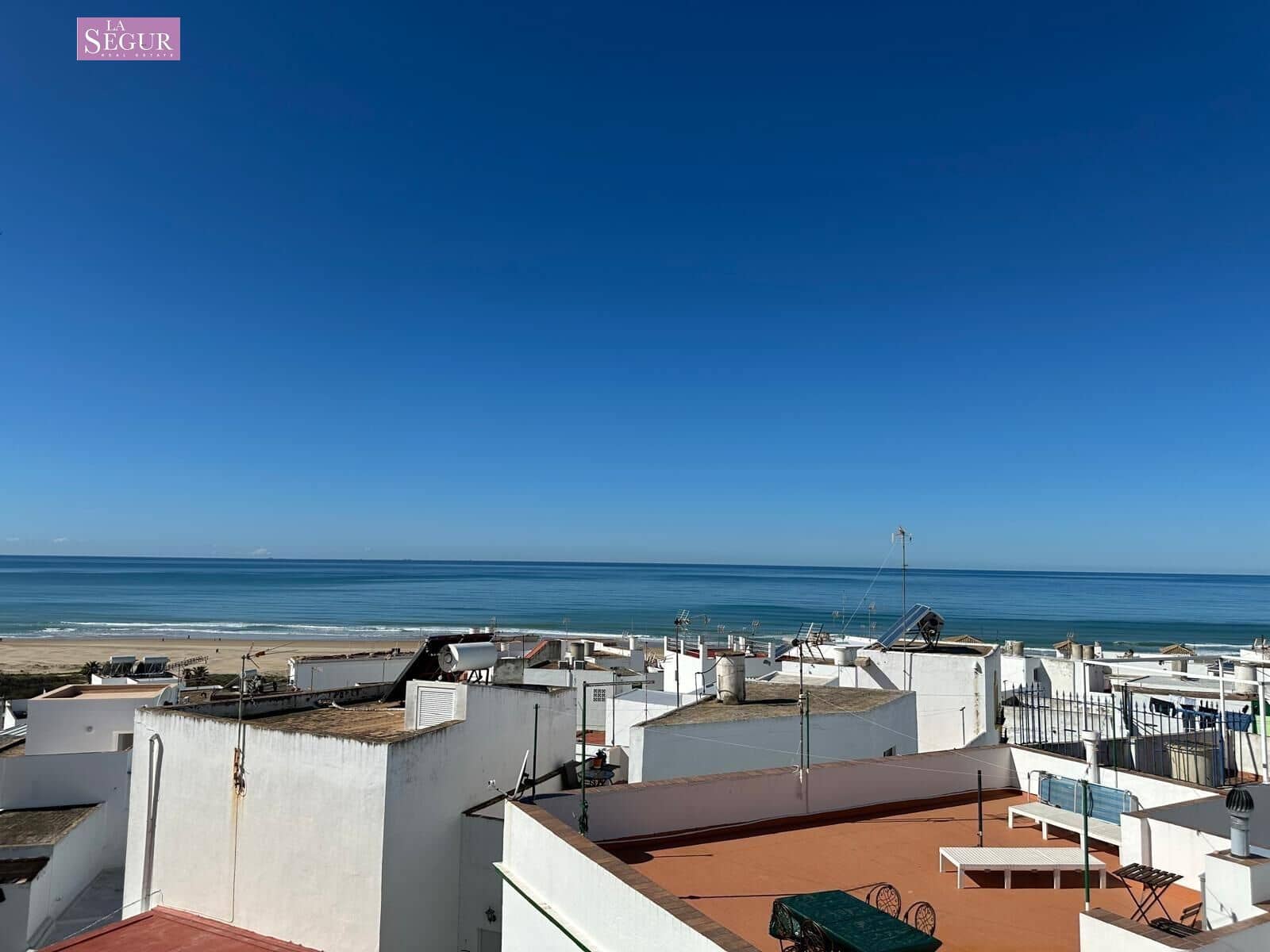 3 bedroom Flat for sale in Conil de la Frontera - € 270,000 (Ref: 9677417)