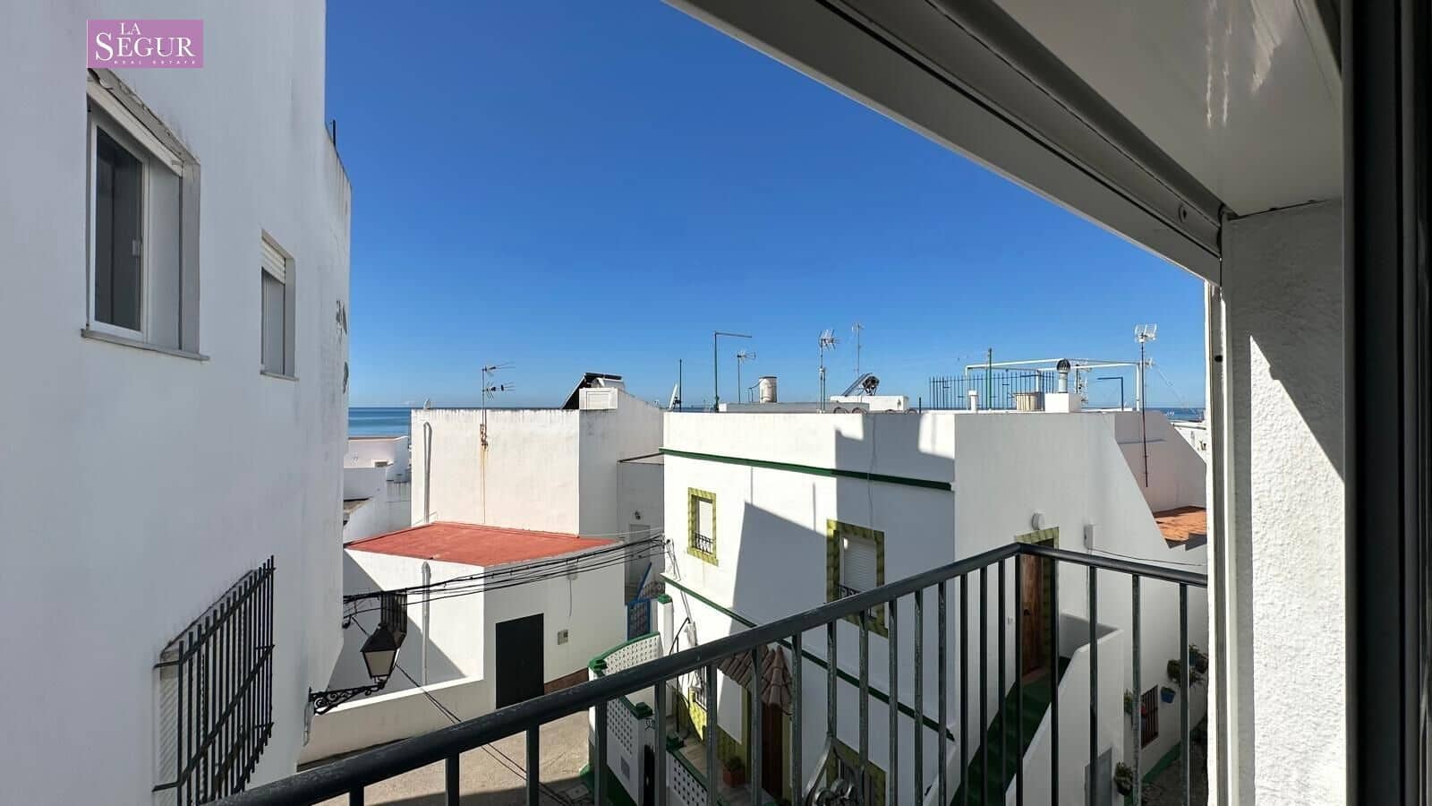 3 bedroom Flat for sale in Conil de la Frontera - € 270,000 (Ref: 9677417)