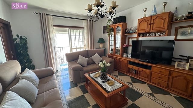3 bedroom Flat for sale in Conil de la Frontera - € 270,000 (Ref: 9677417)