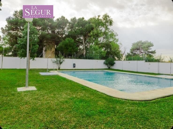 Piso de 2 habitaciones en Conil de la Frontera en venta con piscina garaje - 470.000 € (Ref: 9695272)