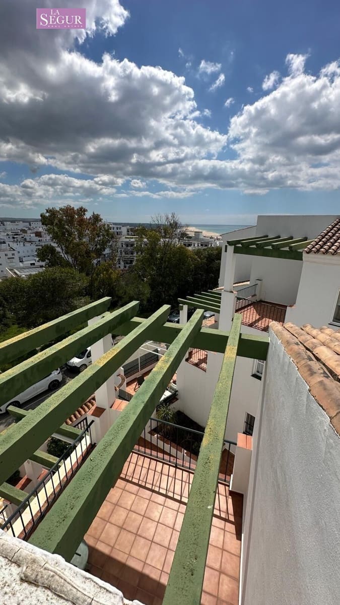 Piso de 2 habitaciones en Conil de la Frontera en venta con piscina garaje - 470.000 € (Ref: 9695272)