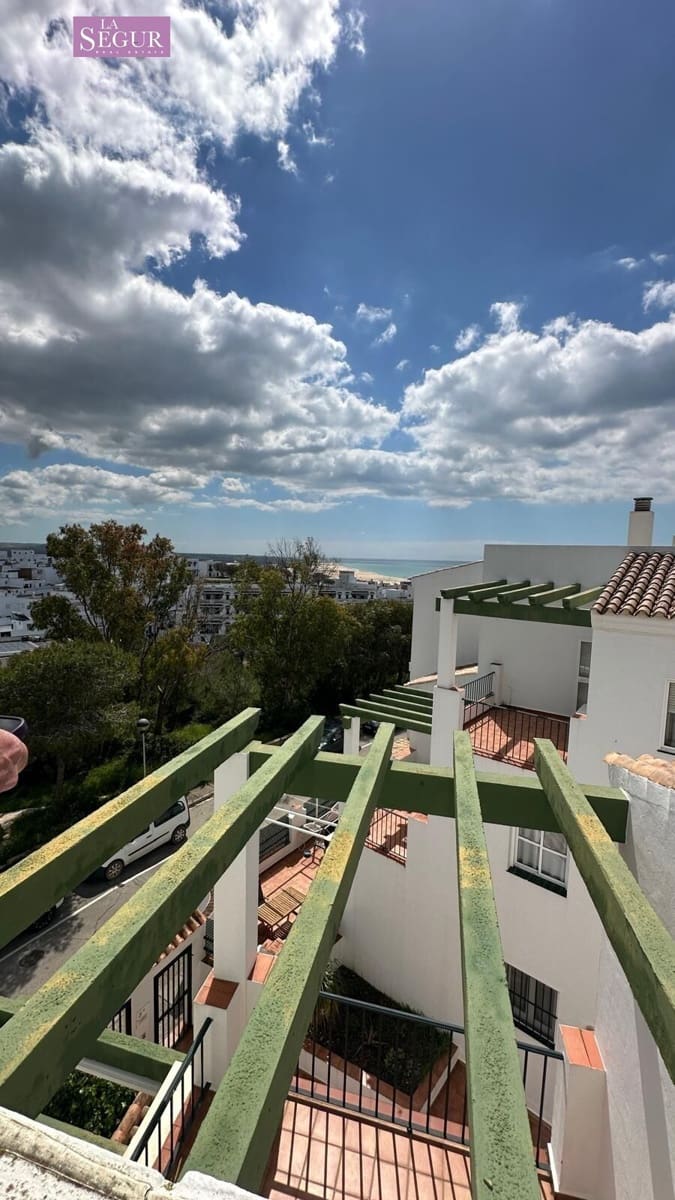 Piso de 2 habitaciones en Conil de la Frontera en venta con piscina garaje - 470.000 € (Ref: 9695272)