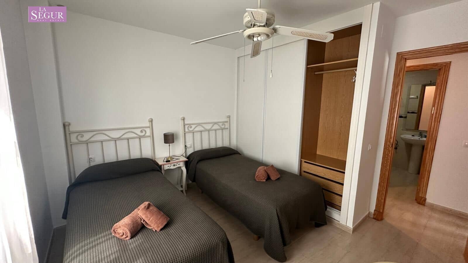 Piso de 2 habitaciones en Conil de la Frontera en venta con piscina garaje - 470.000 € (Ref: 9695272)