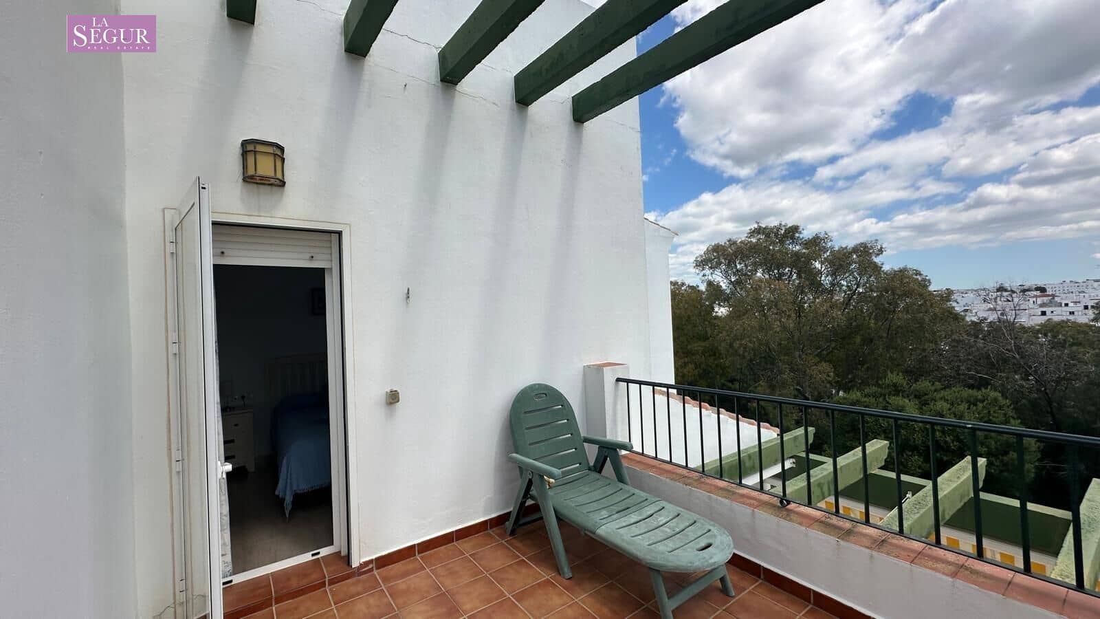 Piso de 2 habitaciones en Conil de la Frontera en venta con piscina garaje - 470.000 € (Ref: 9695272)