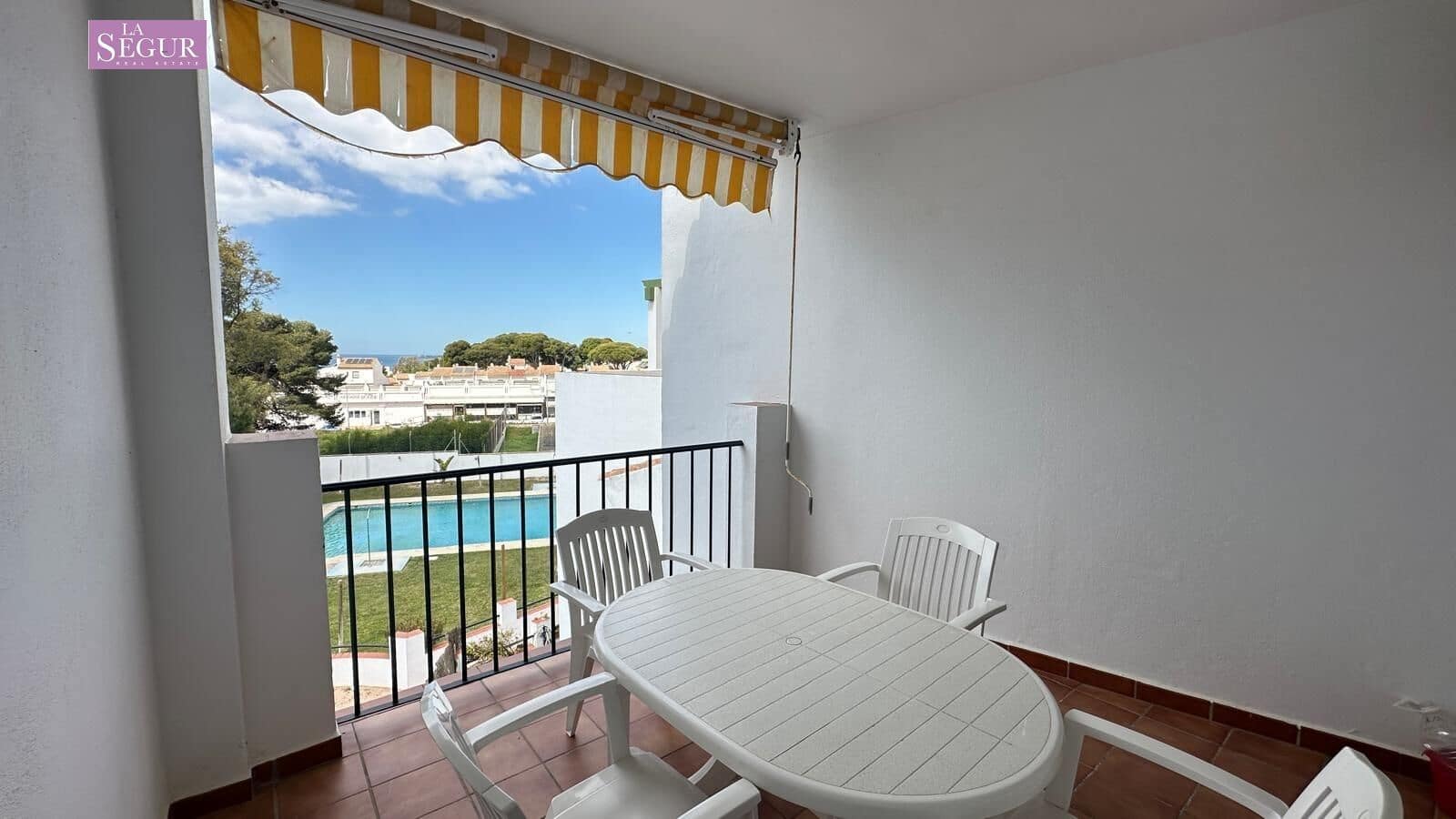 Piso de 2 habitaciones en Conil de la Frontera en venta con piscina garaje - 470.000 € (Ref: 9695272)