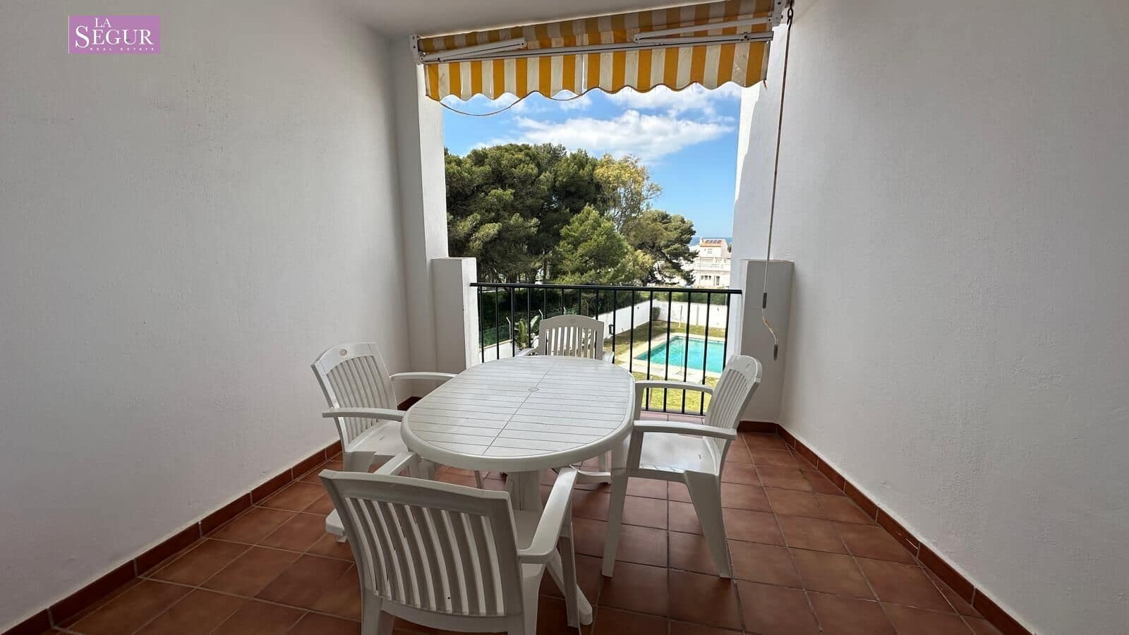 Piso de 2 habitaciones en Conil de la Frontera en venta con piscina garaje - 470.000 € (Ref: 9695272)