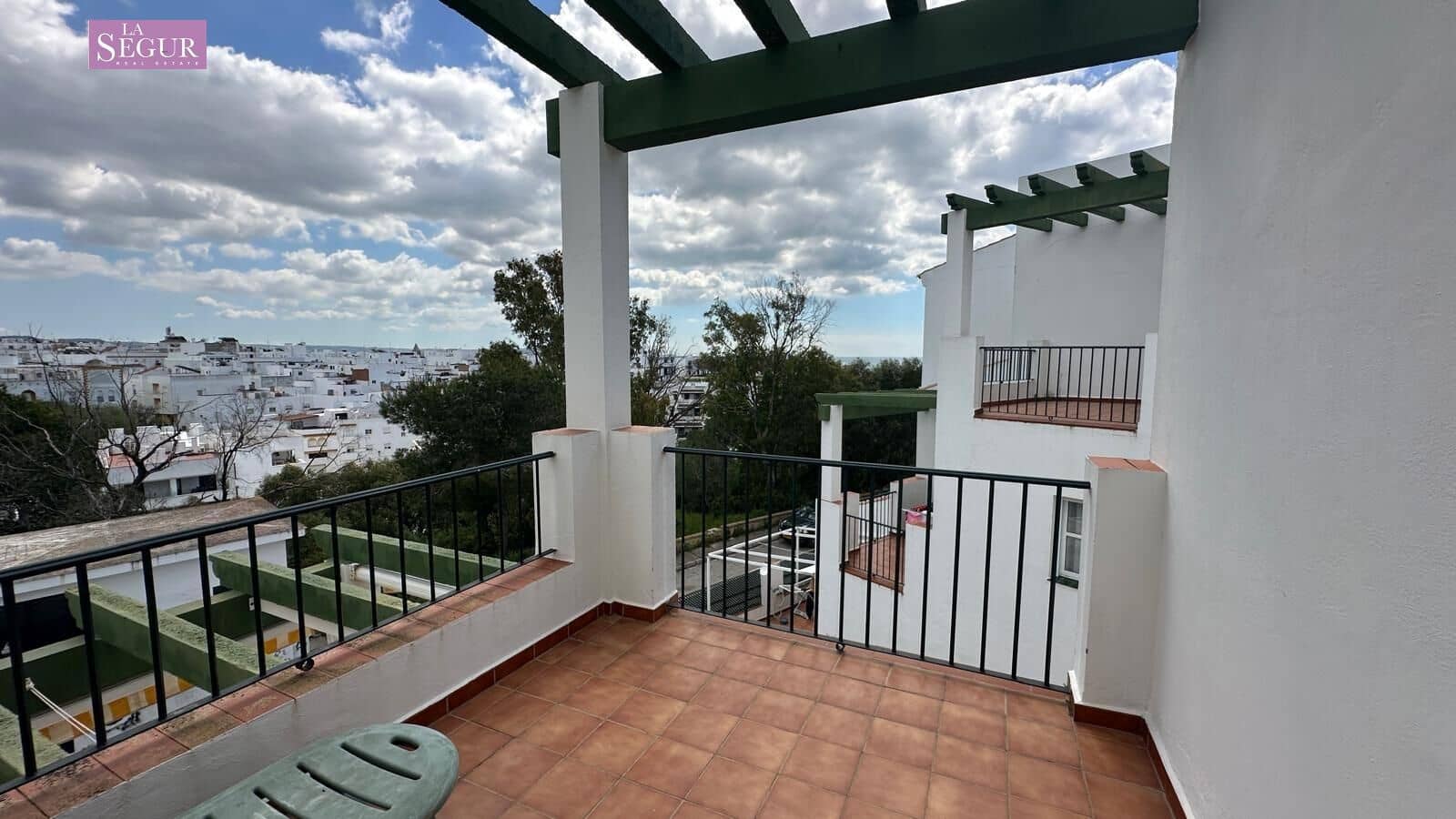 Piso de 2 habitaciones en Conil de la Frontera en venta con piscina garaje - 470.000 € (Ref: 9695272)