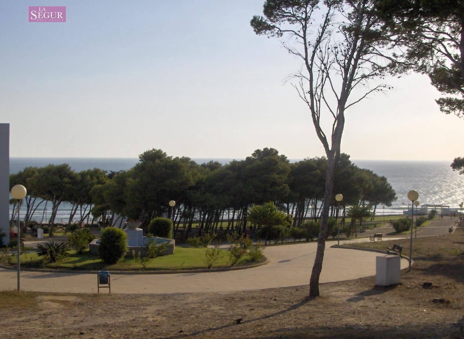 Piso de 2 habitaciones en Conil de la Frontera en venta con piscina garaje - 470.000 € (Ref: 9695272)