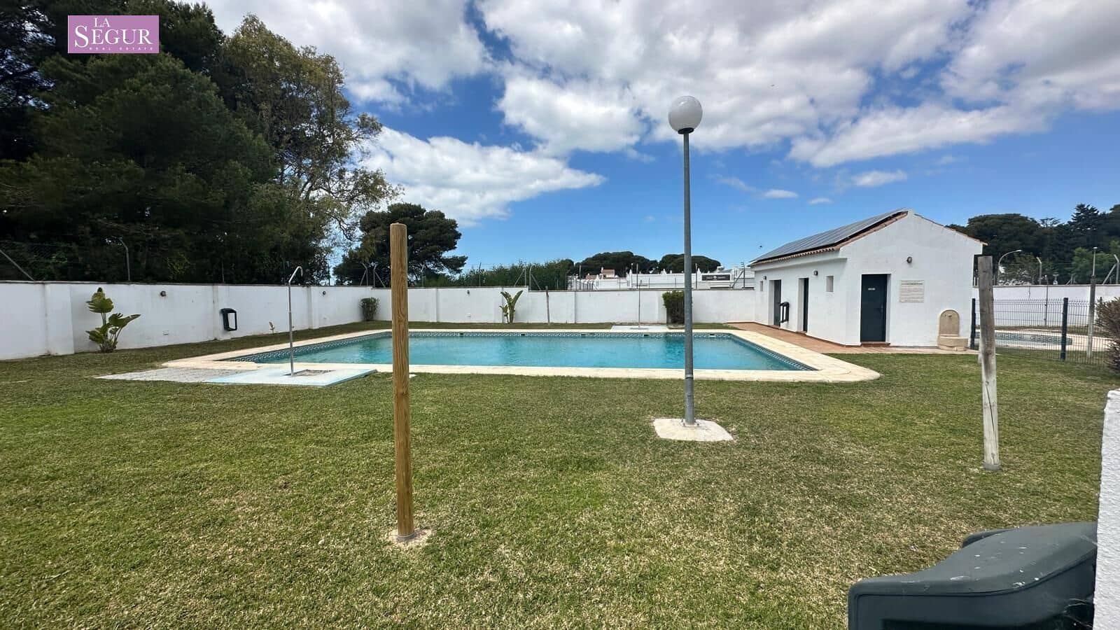 Piso de 2 habitaciones en Conil de la Frontera en venta con piscina garaje - 470.000 € (Ref: 9695272)