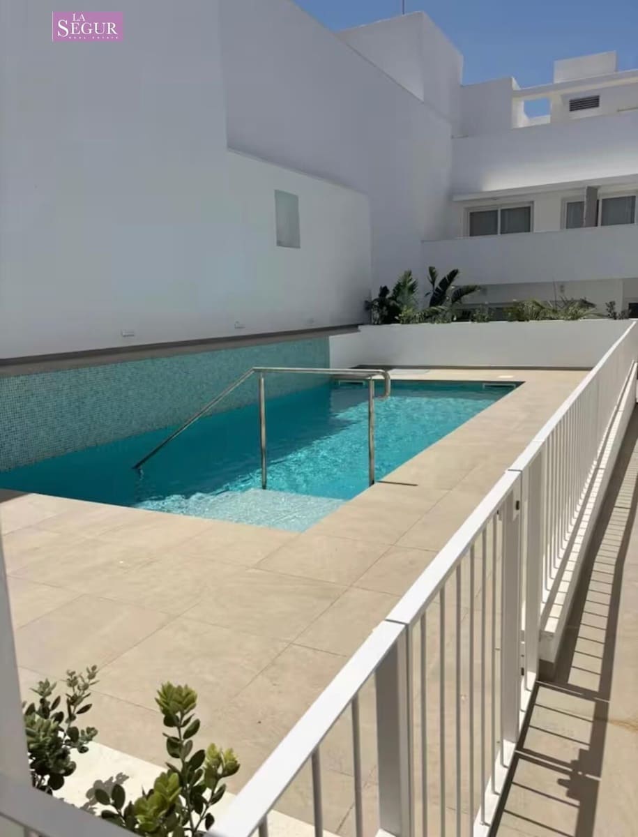 2 bedroom Apartment for sale in Conil de la Frontera with pool garage - € 385,000 (Ref: 9698792)