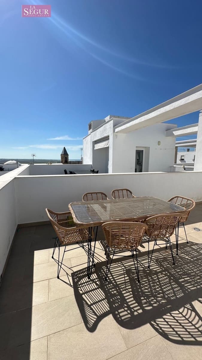 2 bedroom Apartment for sale in Conil de la Frontera with pool garage - € 385,000 (Ref: 9698792)