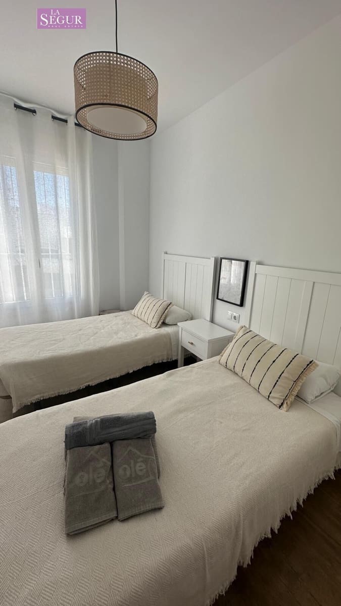 2 bedroom Apartment for sale in Conil de la Frontera with pool garage - € 385,000 (Ref: 9698792)