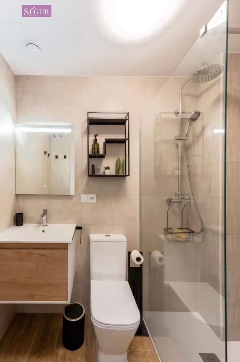 2 bedroom Apartment for sale in Conil de la Frontera with pool garage - € 385,000 (Ref: 9698792)