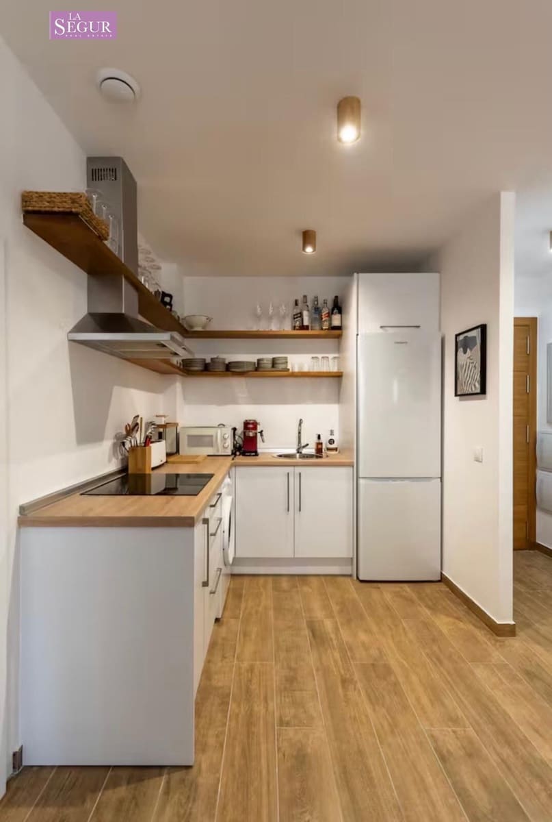 2 bedroom Apartment for sale in Conil de la Frontera with pool garage - € 385,000 (Ref: 9698792)