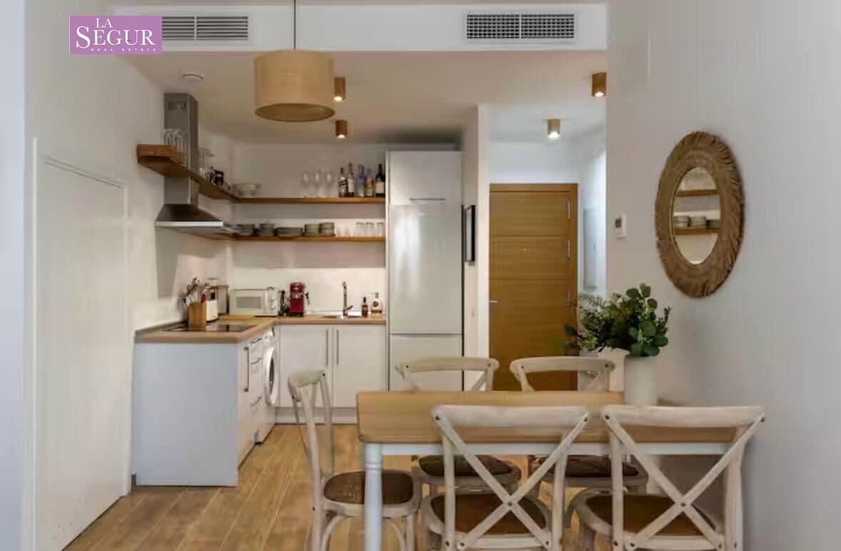 2 bedroom Apartment for sale in Conil de la Frontera with pool garage - € 385,000 (Ref: 9698792)