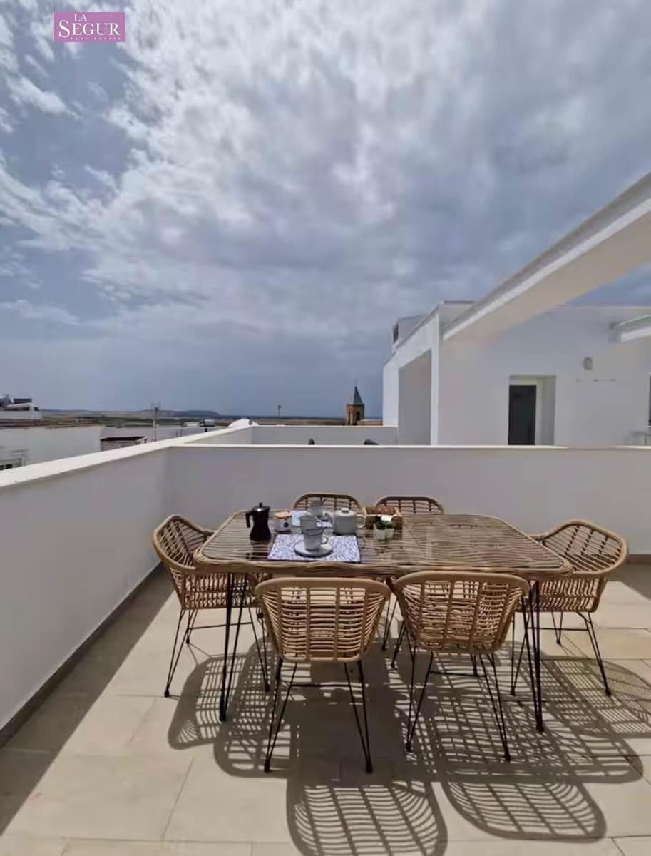 2 bedroom Apartment for sale in Conil de la Frontera with pool garage - € 385,000 (Ref: 9698792)