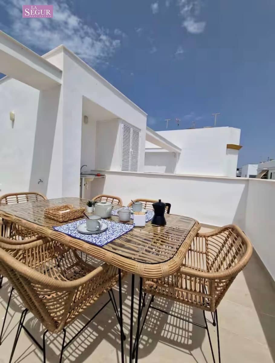 2 bedroom Apartment for sale in Conil de la Frontera with pool garage - € 385,000 (Ref: 9698792)