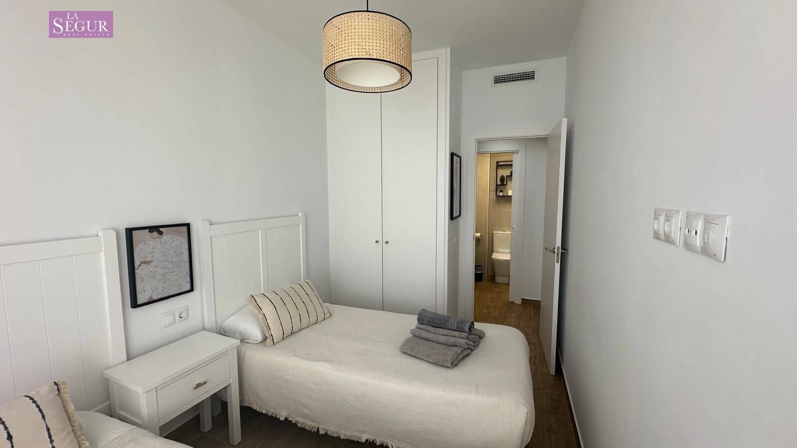 2 bedroom Apartment for sale in Conil de la Frontera with pool garage - € 385,000 (Ref: 9698792)