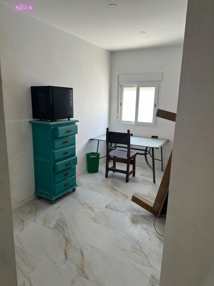 3 bedroom Flat for sale in Conil de la Frontera - € 260,000 (Ref: 9711921)