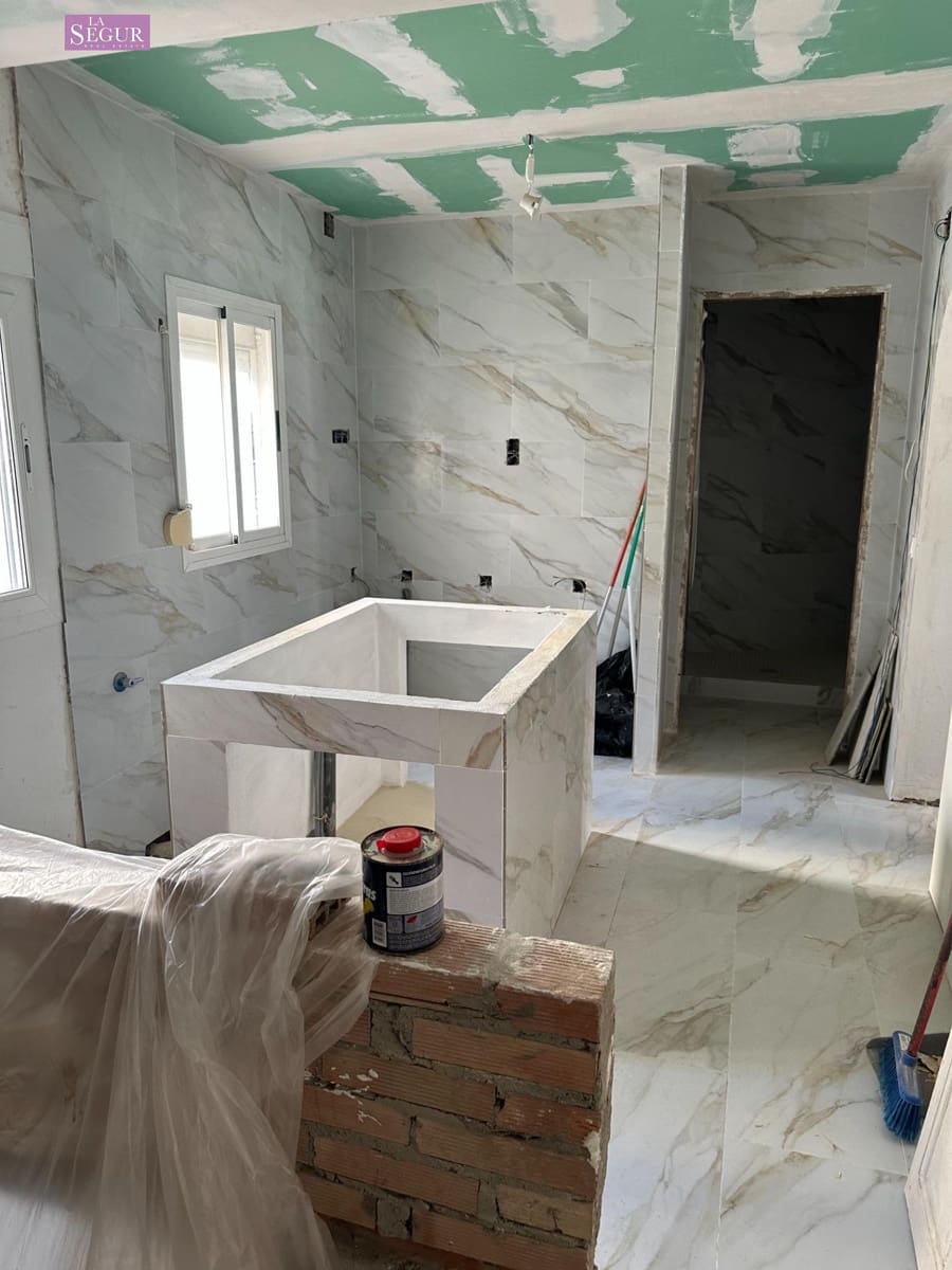 3 bedroom Flat for sale in Conil de la Frontera - € 260,000 (Ref: 9711921)