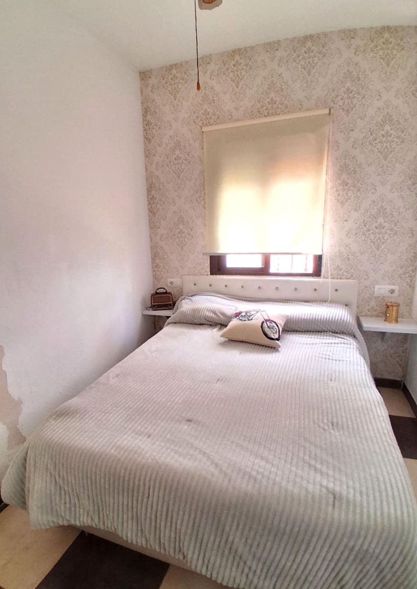 2 bedroom Apartment for sale in Barbate - € 93,000 (Ref: 9714873)