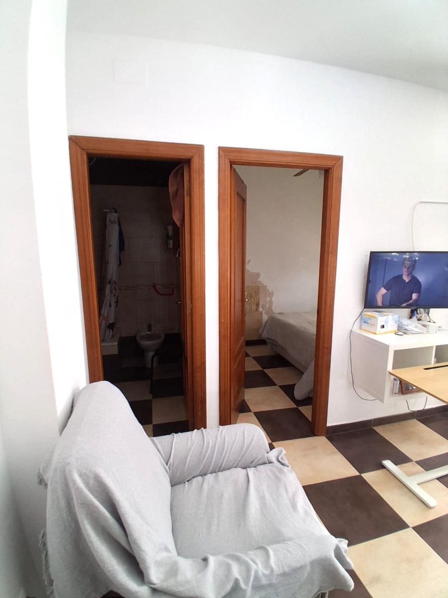 2 bedroom Apartment for sale in Barbate - € 93,000 (Ref: 9714873)