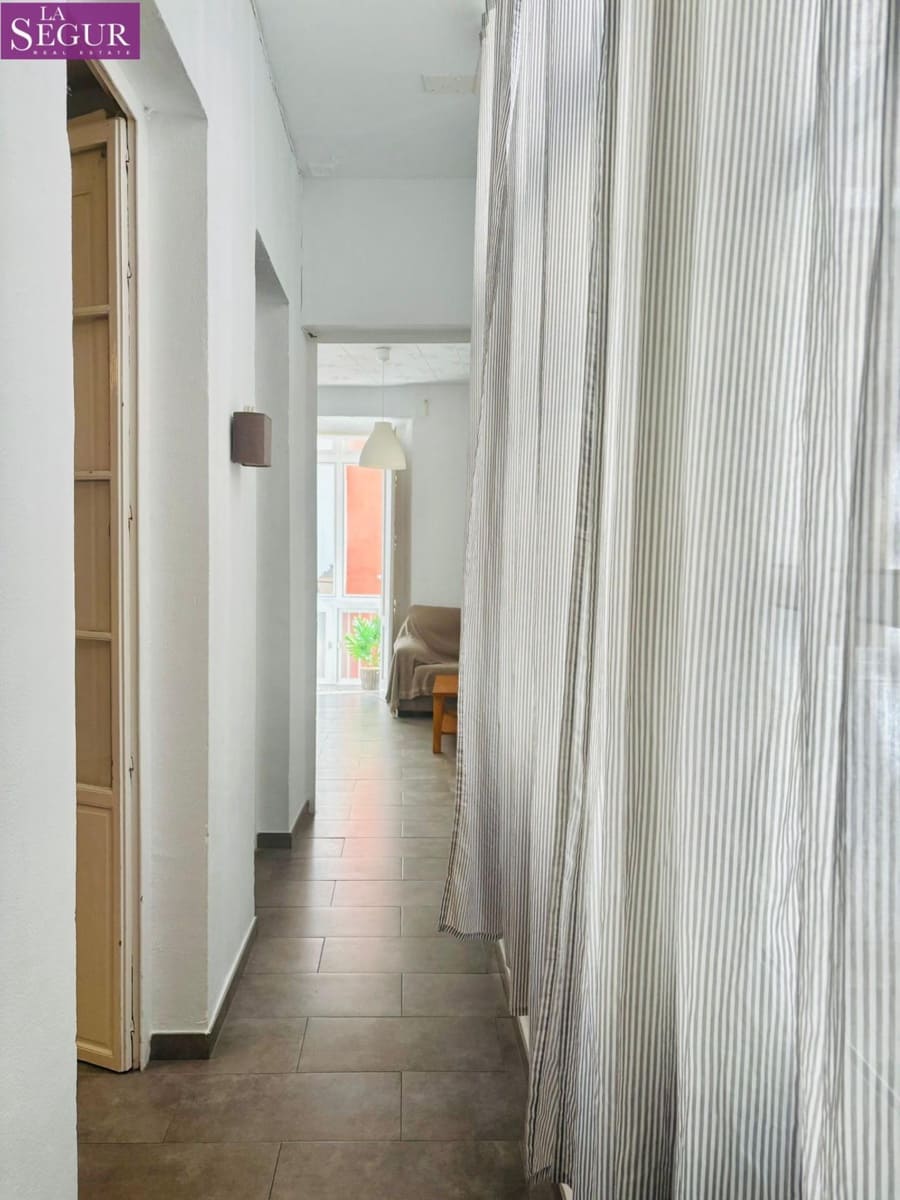 5 bedroom Flat for holiday rental in Cadiz city - € 3,000 (Ref: 9726597)